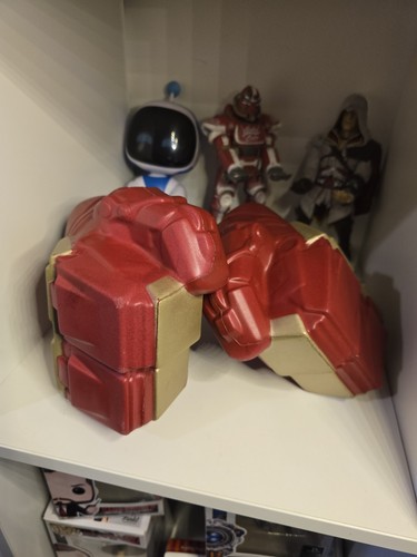 Hulkbuster smash hands fists - hands,